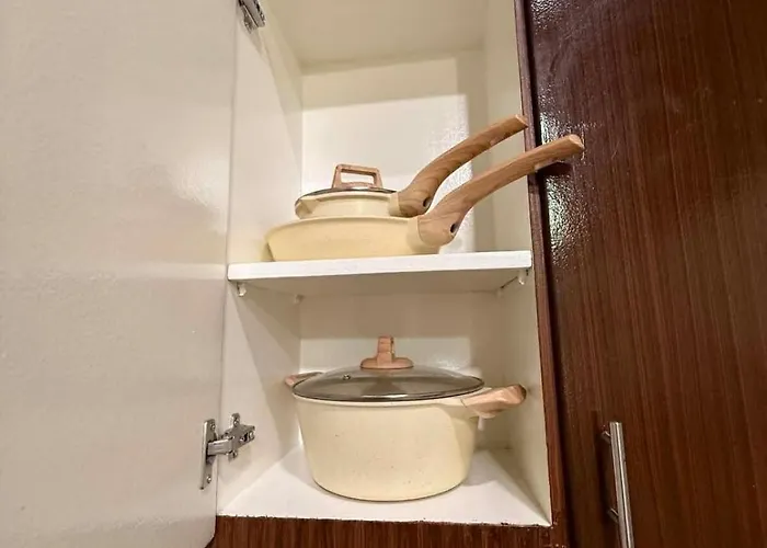 Apartment Cozy 1br Near Sm With Wi-fi & Netflix Up To 8 Pax Cebu
